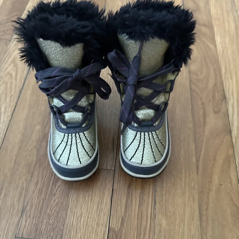Sorel Tivoli II Girls Snow Winter Boots Gold Glitter Waterproof Faux Fur Size 8